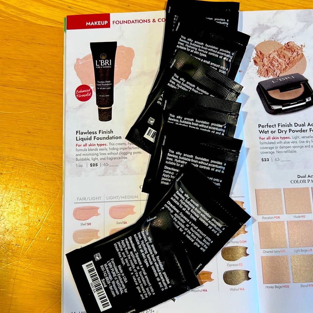 L’Bri Flawless Finish Liquid Foundation samples - Sand (qty 7)